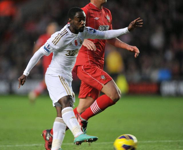 伯明翰城击败利兹联，主场实力不容小觑，振奋人心