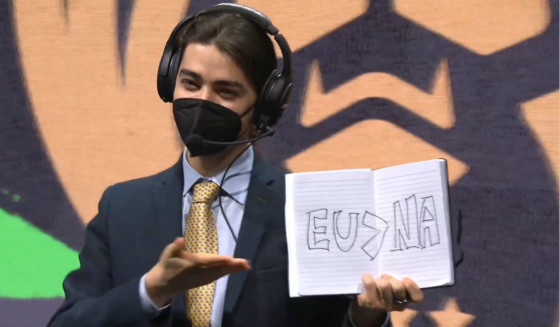 DFM鏖战CLG,Tarzan开启传奇时刻焦点之战四强赛,留下经典瞬间 DFM鏖战CLG,Tarzan开启传奇时刻焦点之战四强赛,留下经典瞬间