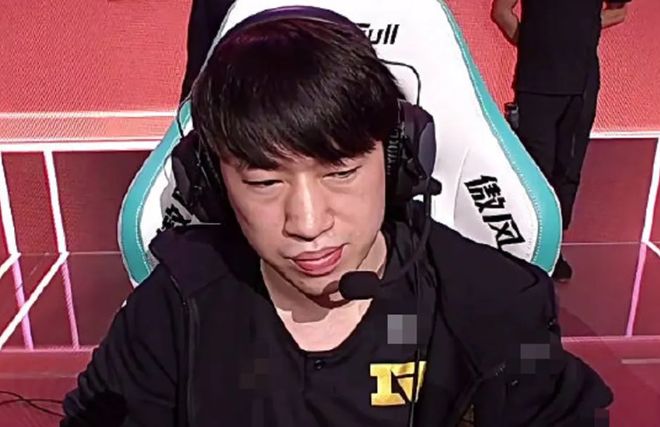 V5险胜RNG,Xiaohu完成史诗逆转顶尖较量半决赛,成为赛场最大亮点 V5险胜RNG,Xiaohu完成史诗逆转顶尖较量半决赛,成为赛场最大亮点