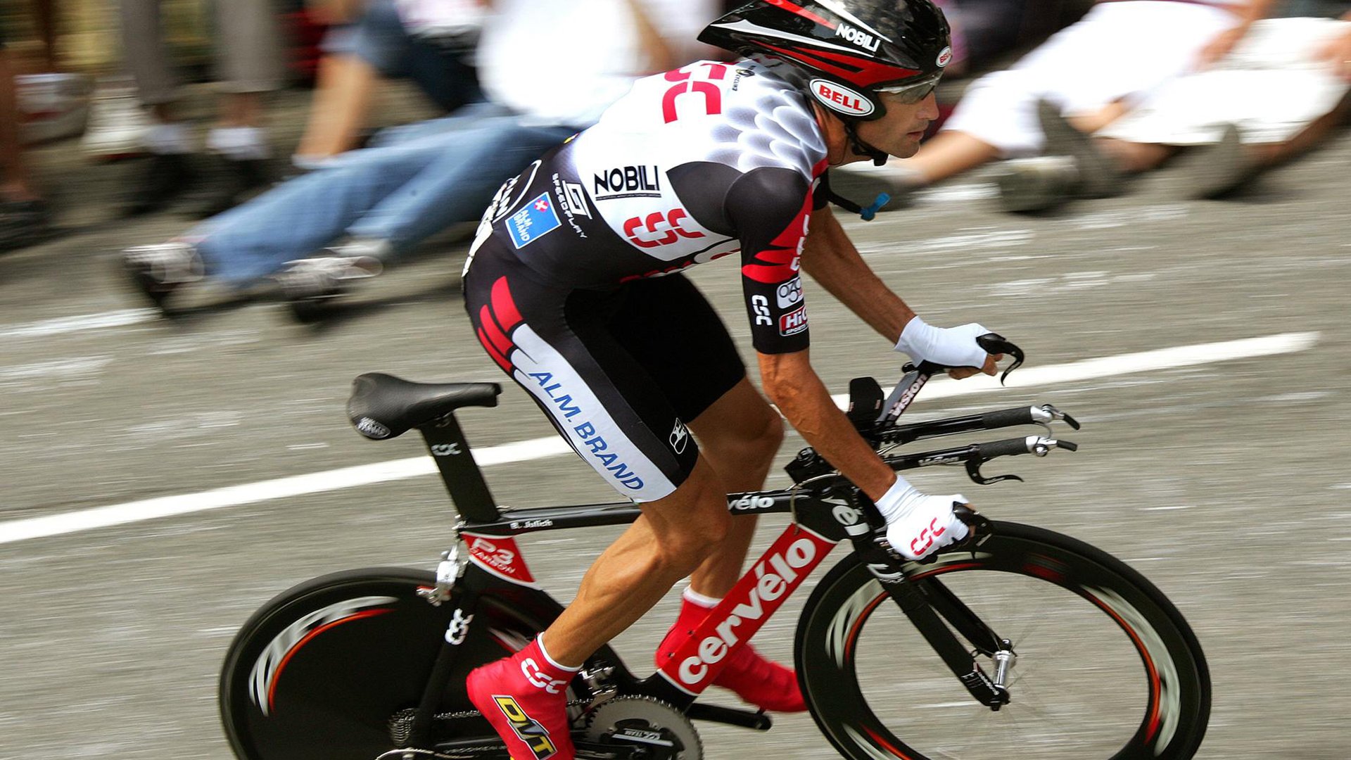 世纪谜团终揭晓？苏亚雷斯野性本能对决皇马精密机器，谁才是比赛真正主宰？